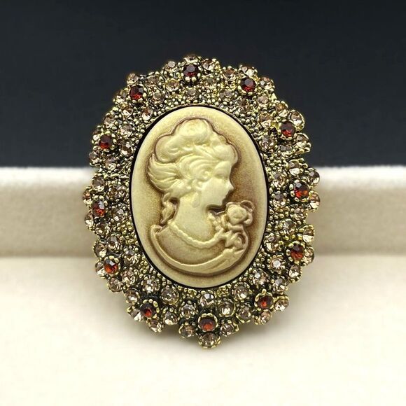 Yellow Gold with Champagne Topaz Crystal Victorian Lady Cameo Pin Back Brooch - Picture 3 of 7